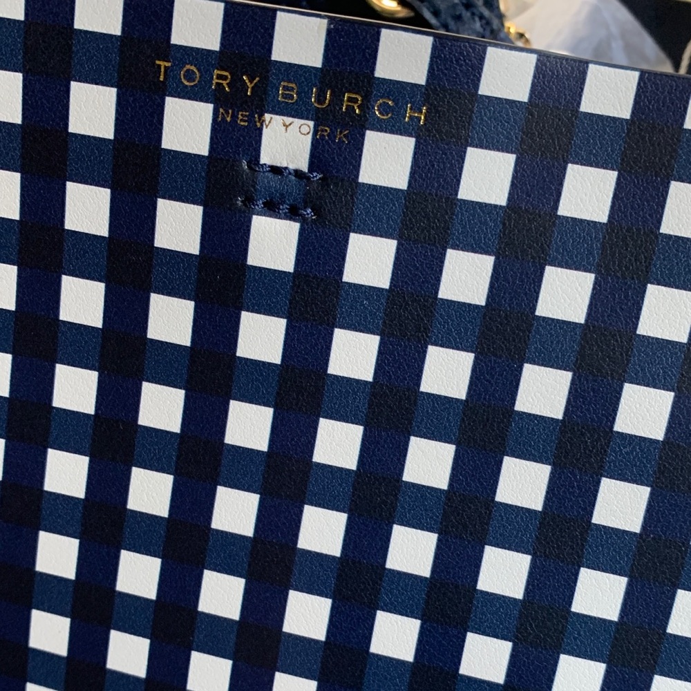 Authentic TORY BURCH T-Block leather Tote/lg zip wristlet - Picture 16 of 16